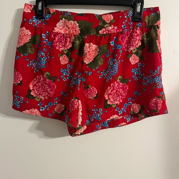 Floral Red Women's Shorts - Picture 1 of 3